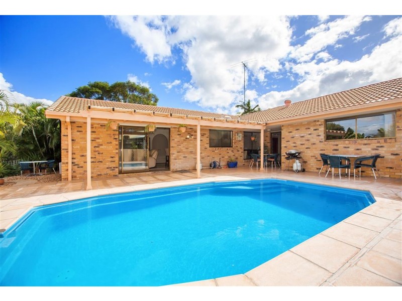 10 Kaiser Drive, Windaroo QLD 4207