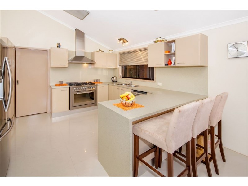 10 Kaiser Drive, Windaroo QLD 4207