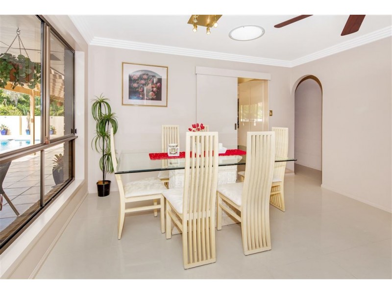 10 Kaiser Drive, Windaroo QLD 4207