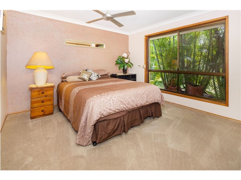 10 Kaiser Drive, Windaroo QLD 4207