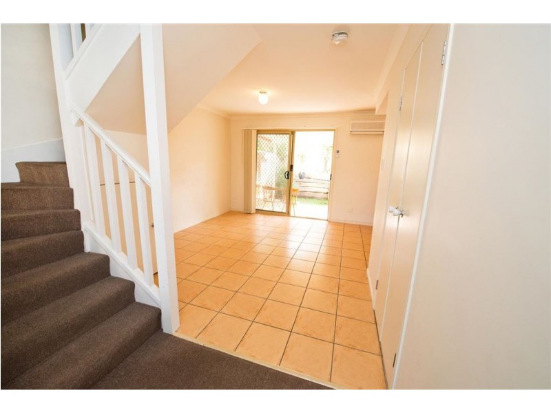 8/6 Samanthas Way, Slacks Creek QLD 4127