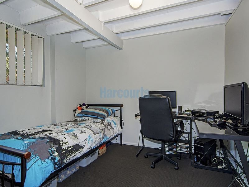 27 Logan Reserve Rd, Waterford West QLD 4133