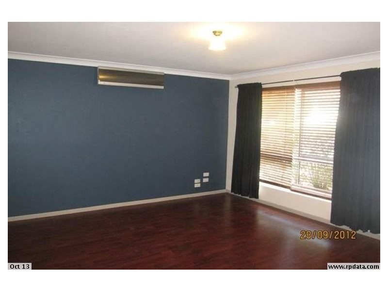 5 Vromans Crt, Edens Landing QLD 4207