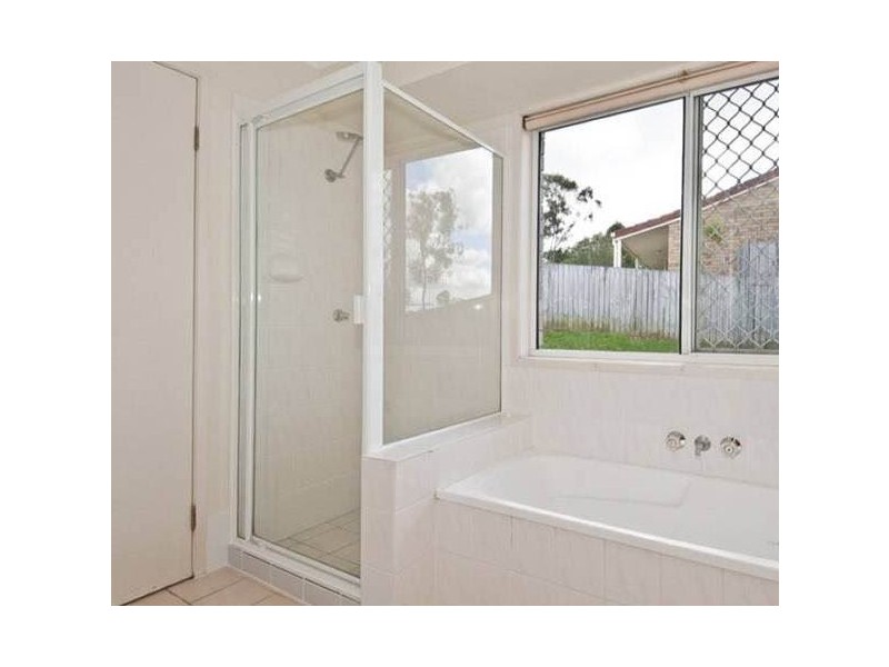 1 Bou Crt, Edens Landing QLD 4207