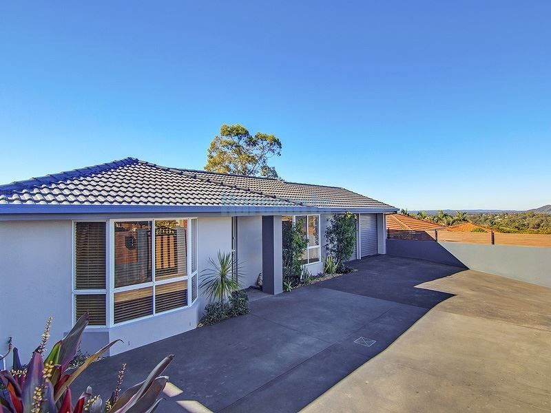 32 Hillside Crescent, Edens Landing QLD 4207