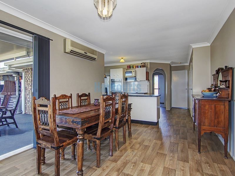 32 Hillside Crescent, Edens Landing QLD 4207