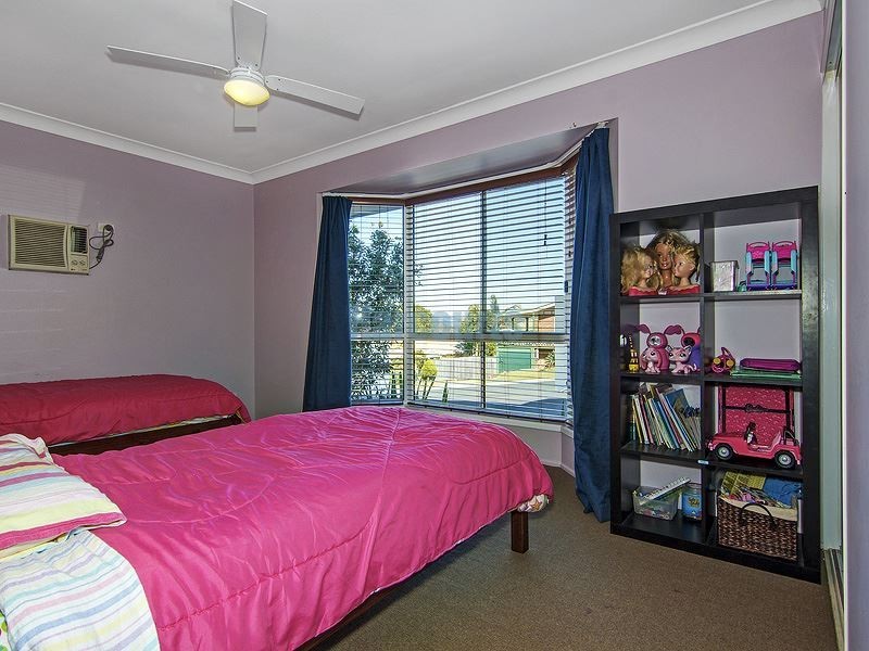 32 Hillside Crescent, Edens Landing QLD 4207