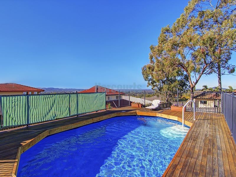 32 Hillside Crescent, Edens Landing QLD 4207