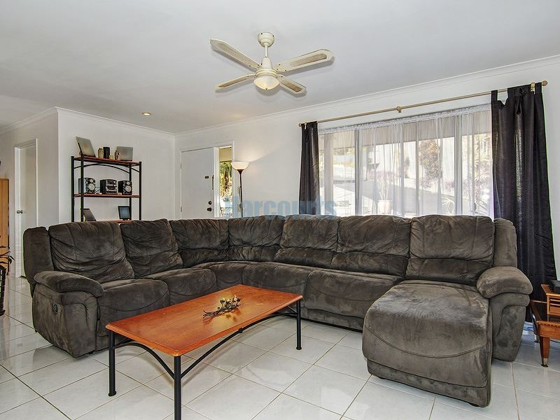 27 Wantana Cres, Edens Landing QLD 4207