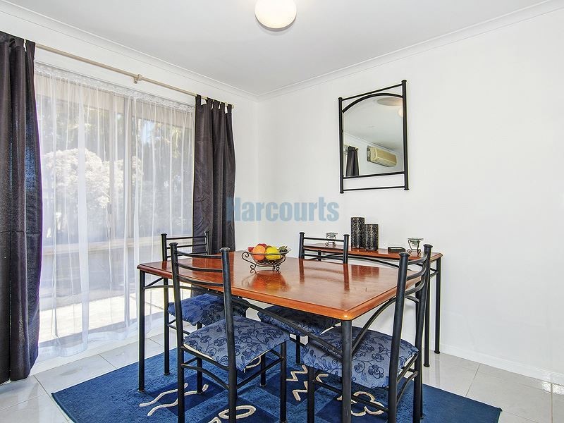 27 Wantana Cres, Edens Landing QLD 4207