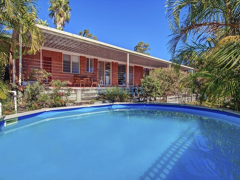 27 Wantana Cres, Edens Landing QLD 4207