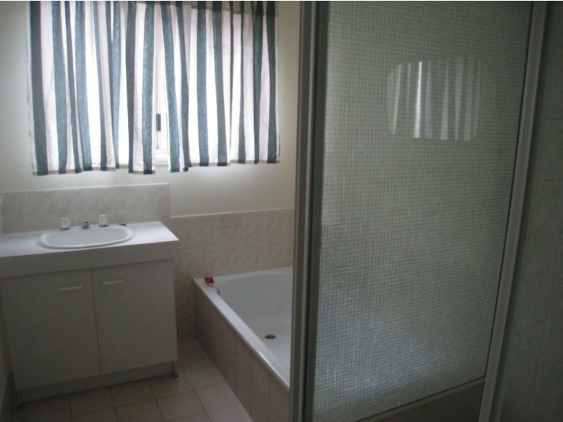 25 Tregana Circuit, Edens Landing QLD 4207