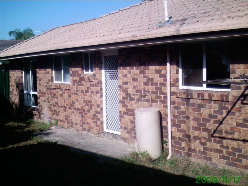 10 Tregana Circuit, Edens Landing QLD 4207