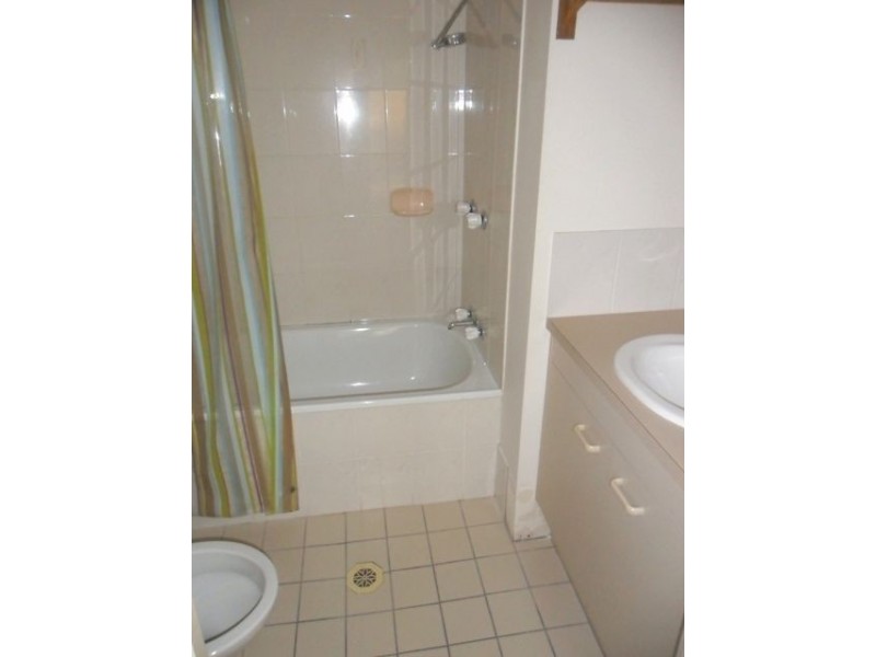 6 Valerie Close, Edens Landing QLD 4207