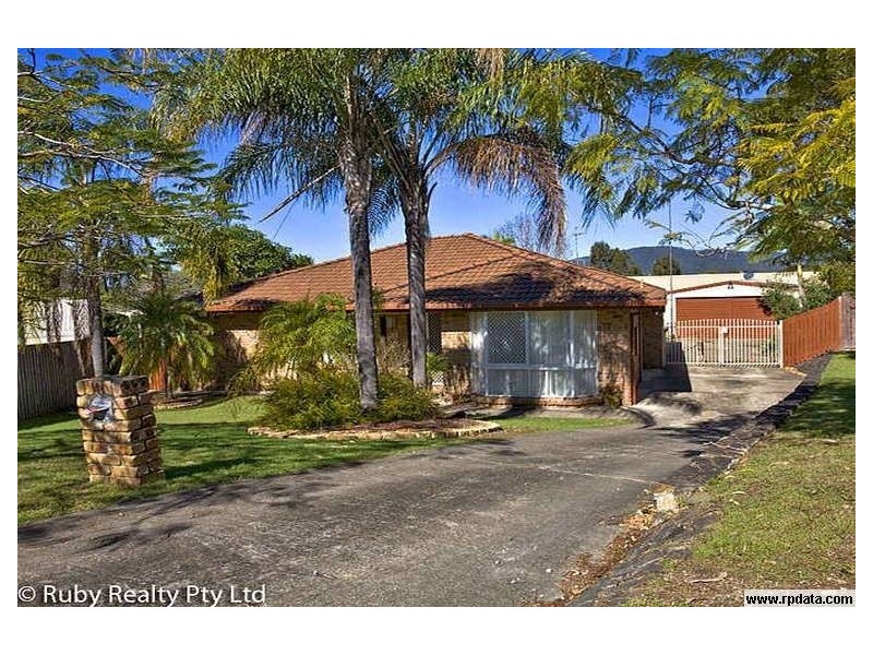 4 Gustav Way, Windaroo QLD 4207