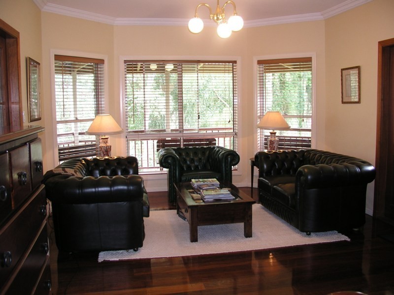 37 Sunbury Street, Buccan QLD 4207