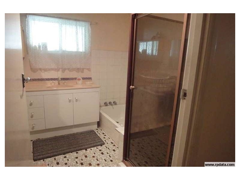 5 Alarka Ct, Kingston QLD 4114