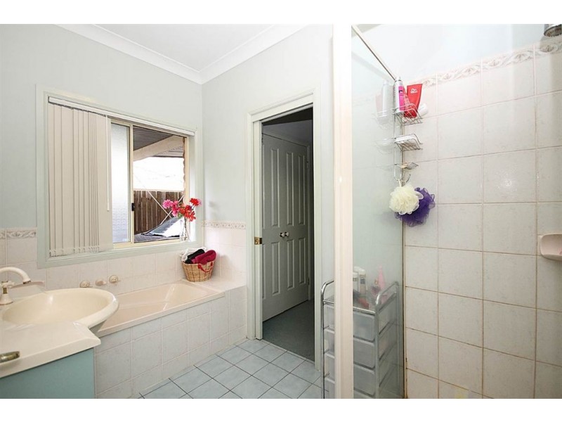 5 Battersea Close, Forest Lake QLD 4078