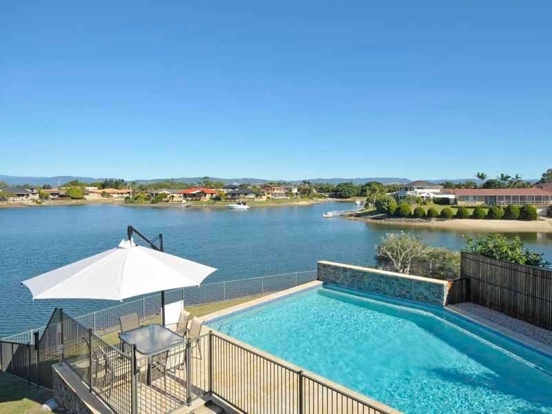 30 Bombala Street, Broadbeach Waters QLD 4218