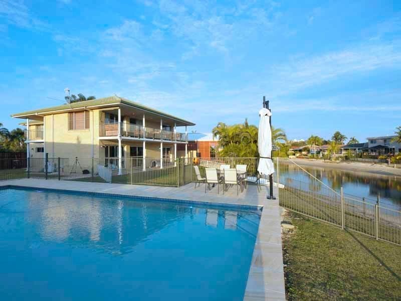 30 Bombala Street, Broadbeach Waters QLD 4218