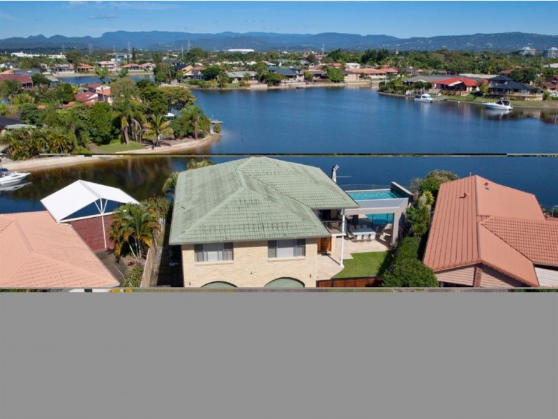30 Bombala Street, Broadbeach Waters QLD 4218