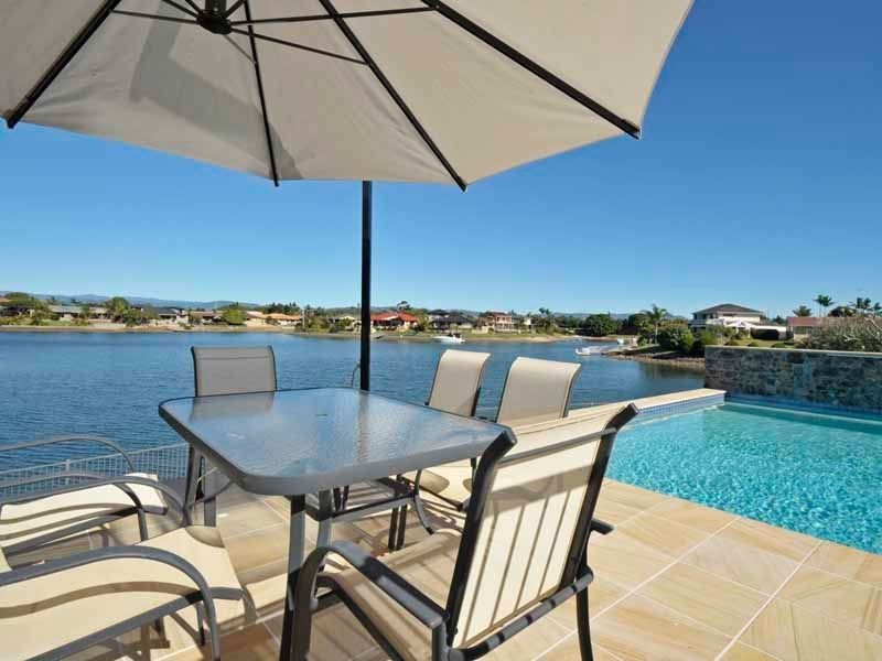 30 Bombala Street, Broadbeach Waters QLD 4218