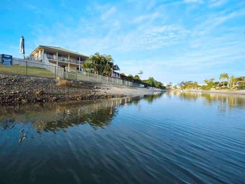 30 Bombala Street, Broadbeach Waters QLD 4218