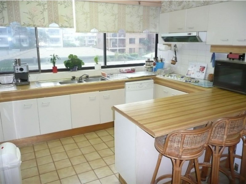 2D/4 Old Burleigh Road, Surfers Paradise QLD 4217