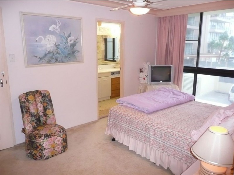 2D/4 Old Burleigh Road, Surfers Paradise QLD 4217