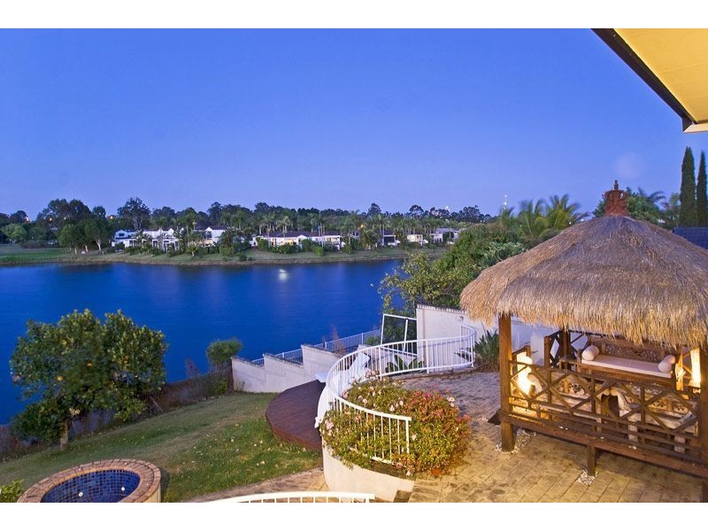 83 Cabana Blvd, Benowa Waters QLD 4217