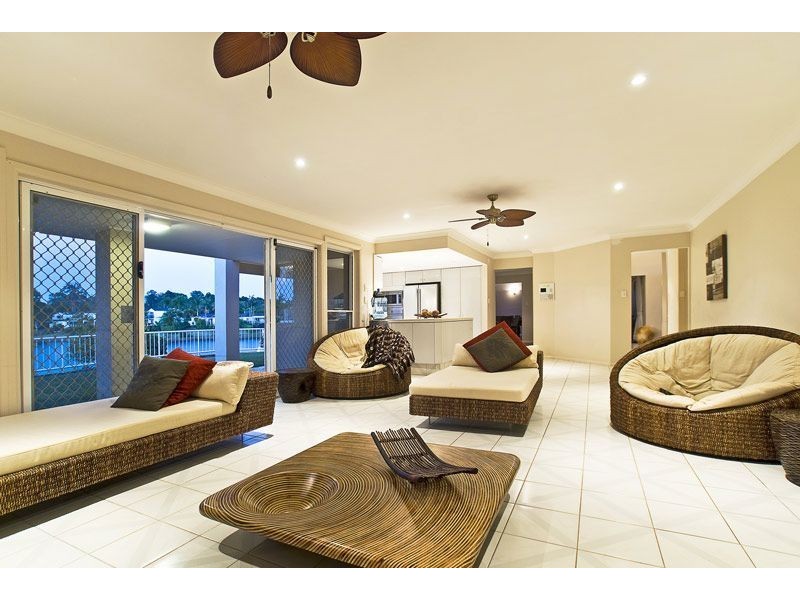 83 Cabana Blvd, Benowa Waters QLD 4217