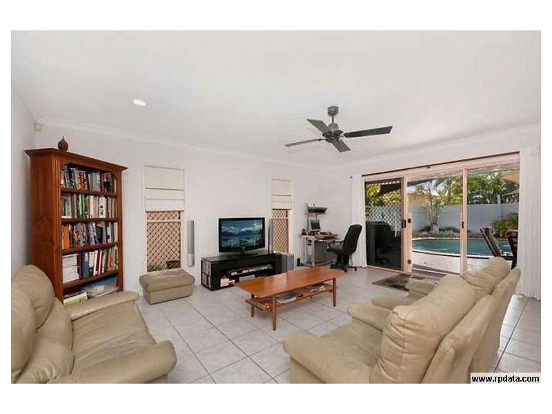 41 Deborah Ave, Benowa Waters QLD 4217