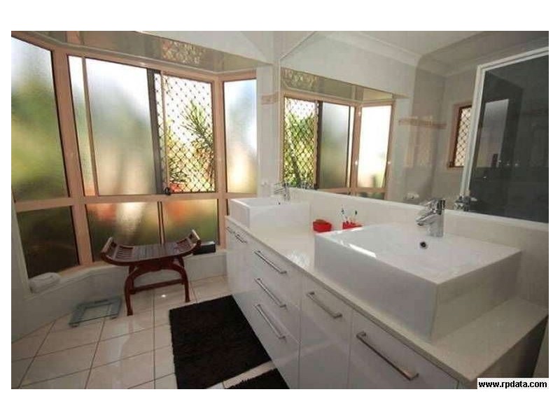 41 Deborah Ave, Benowa Waters QLD 4217