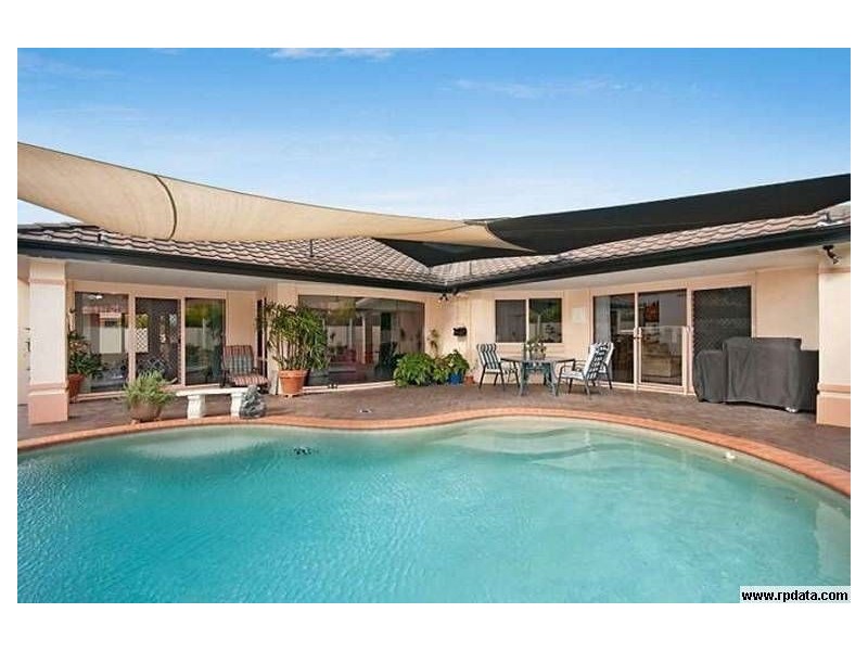 41 Deborah Ave, Benowa Waters QLD 4217