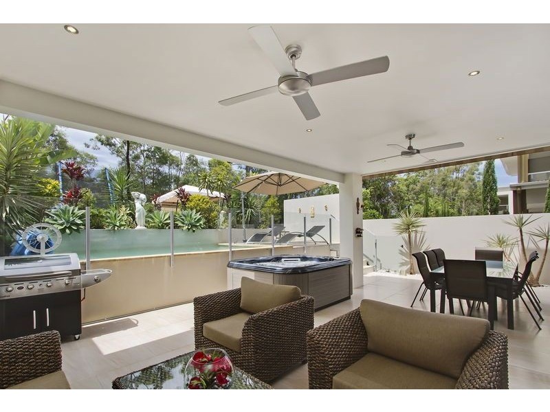 8002B Vista Drive, Benowa QLD 4217