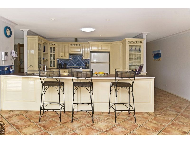 9 Rannock Ave, Benowa Waters QLD 4217