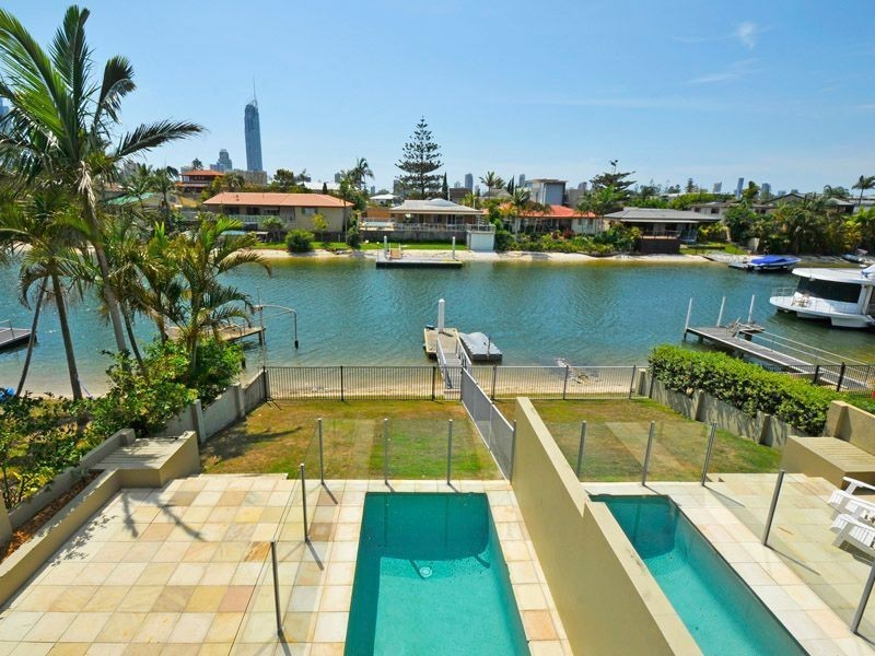 1/15 Inga Avenue, Surfers Paradise QLD 4217
