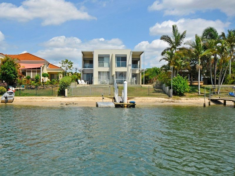 1/15 Inga Avenue, Surfers Paradise QLD 4217