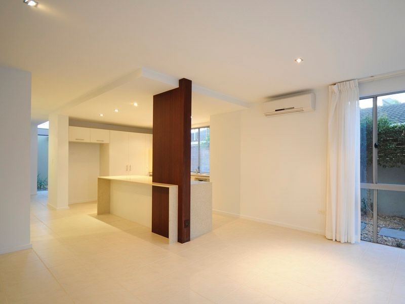 1/15 Inga Avenue, Surfers Paradise QLD 4217