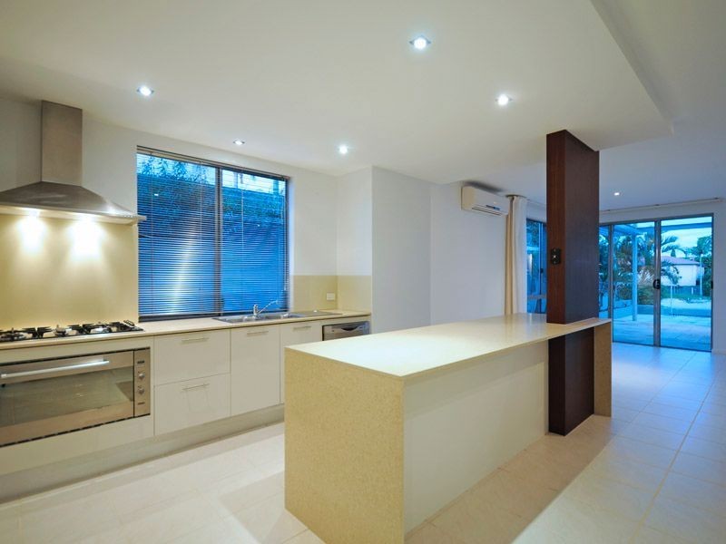 1/15 Inga Avenue, Surfers Paradise QLD 4217