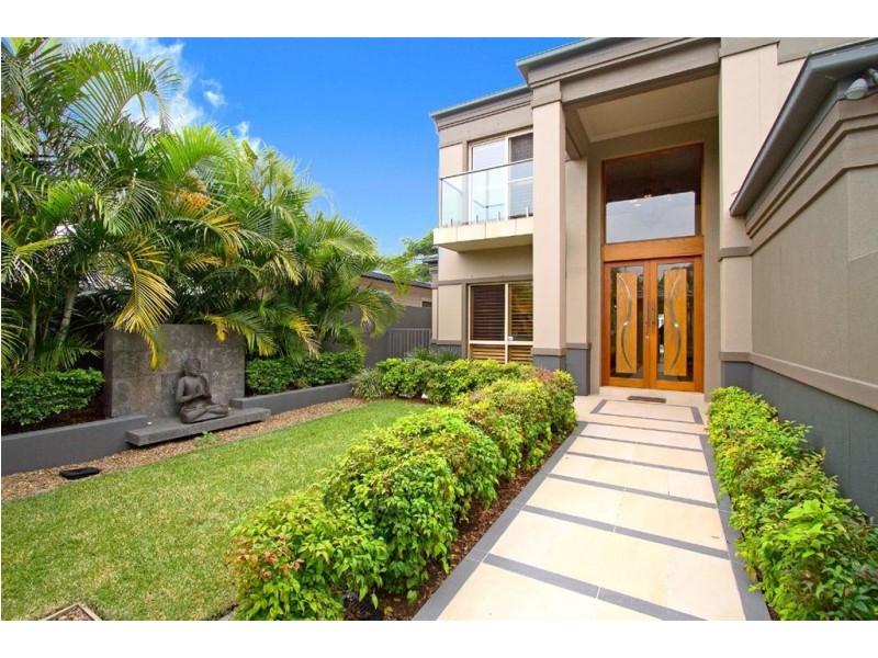 86 Amalfi Drive, Isle Of Capri QLD 4217