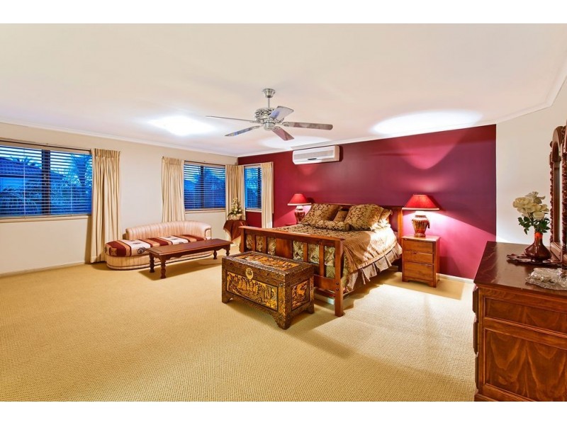 58 Sir Bruce Small Blvd, Benowa Waters QLD 4217