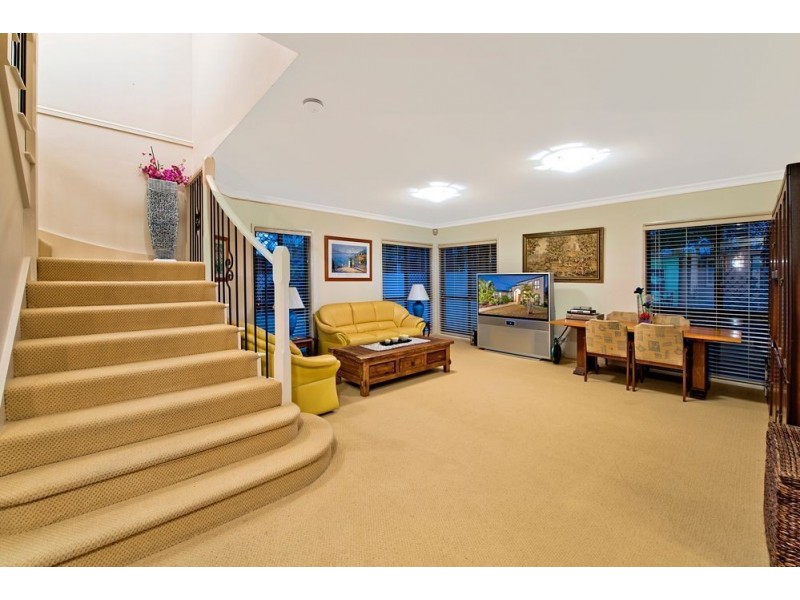 58 Sir Bruce Small Blvd, Benowa Waters QLD 4217