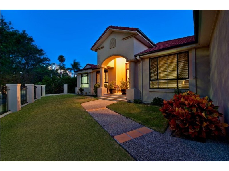 20 Merrimac Blvd, Broadbeach Waters QLD 4218