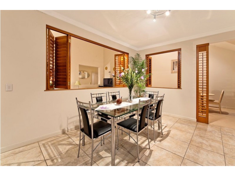 20 Merrimac Blvd, Broadbeach Waters QLD 4218
