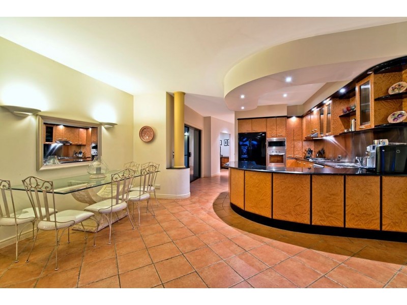 2/26 Paradise Island, Surfers Paradise QLD 4217