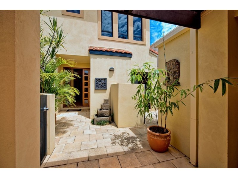2/26 Paradise Island, Surfers Paradise QLD 4217