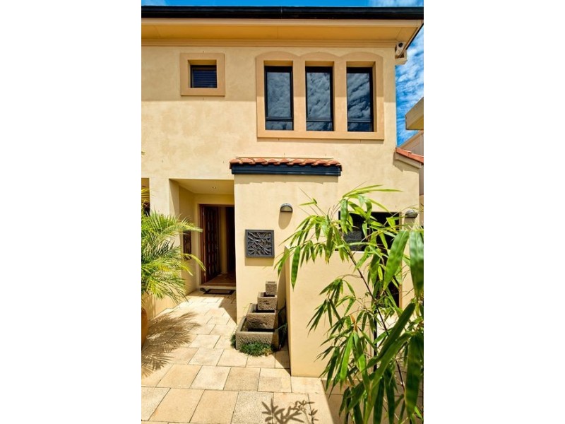 2/26 Paradise Island, Surfers Paradise QLD 4217