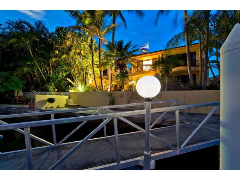 2/26 Paradise Island, Surfers Paradise QLD 4217