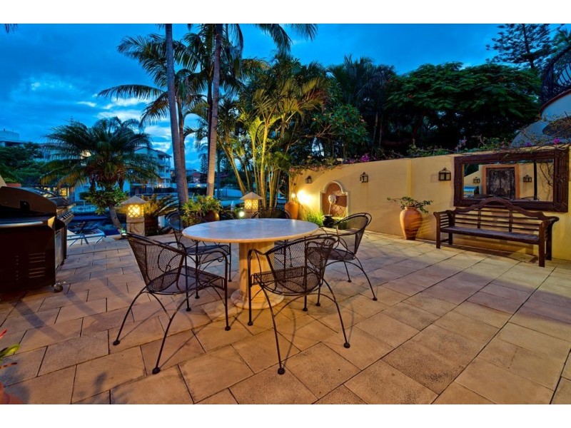 2/26 Paradise Island, Surfers Paradise QLD 4217